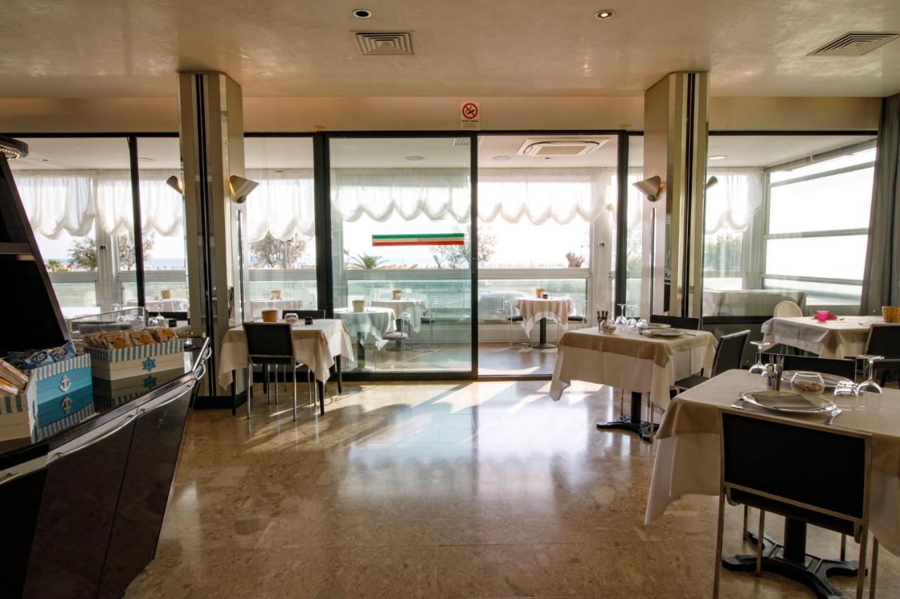 Hotel Derby ริมินี ภายนอก รูปภาพ