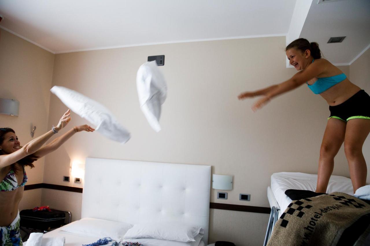 Hotel Derby ริมินี ภายนอก รูปภาพ